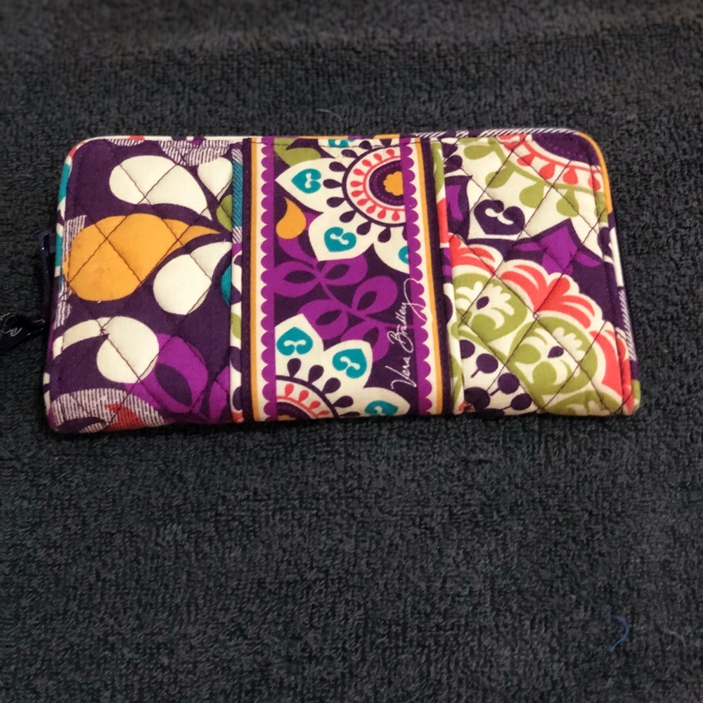 Vera Bradley zip wallet